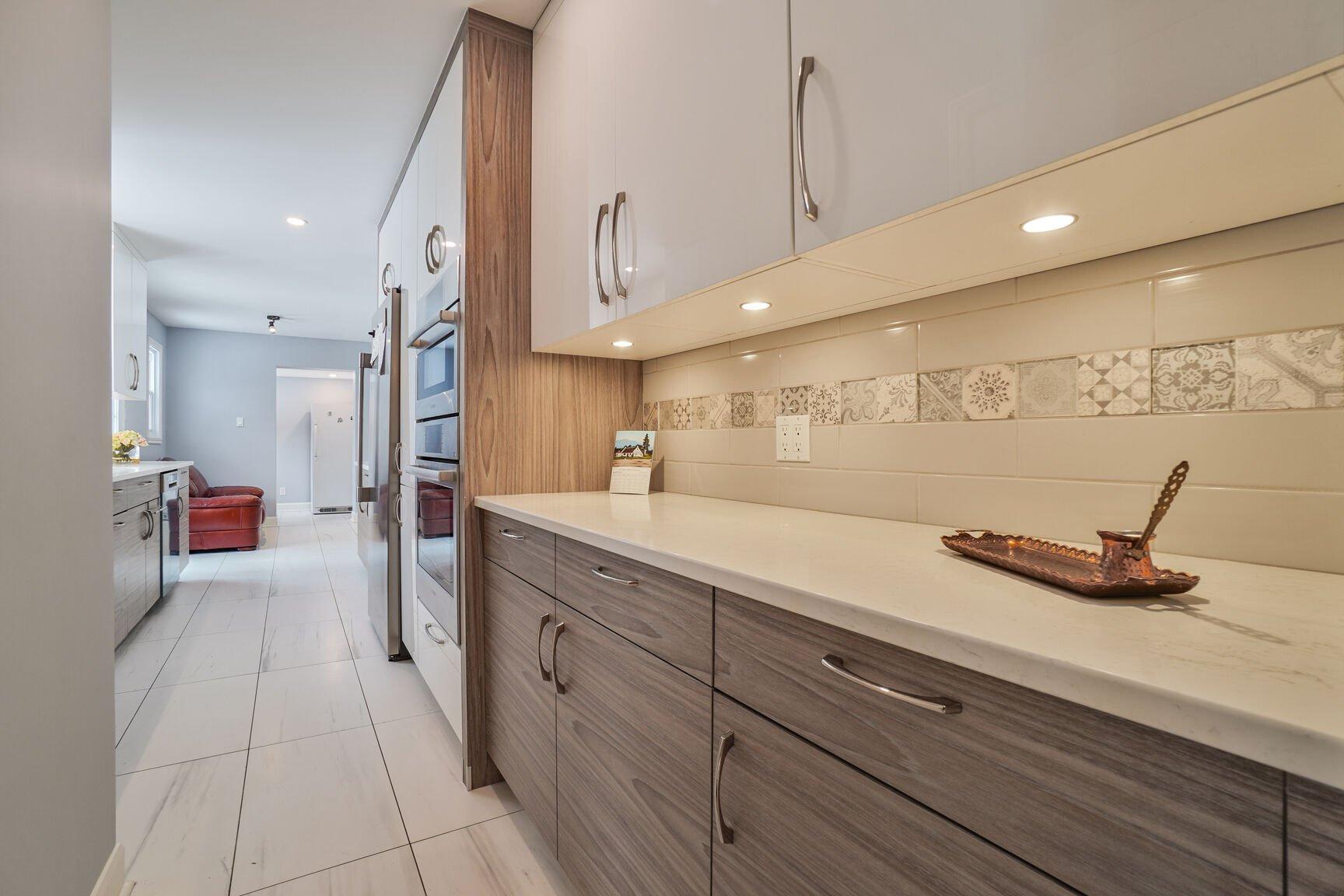 









10


Av. Muir Park

,
Senneville,




QC
H9X1V2

