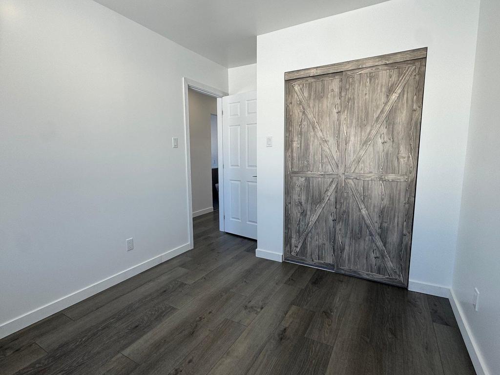 









1585


1re Rue

,
Havre-Saint-Pierre,




QC
G0G1P0

