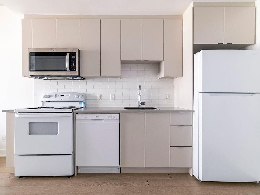 









1700


Rue Viola-Desmond

, 607,
Montréal (LaSalle),




QC
H8N0H1

