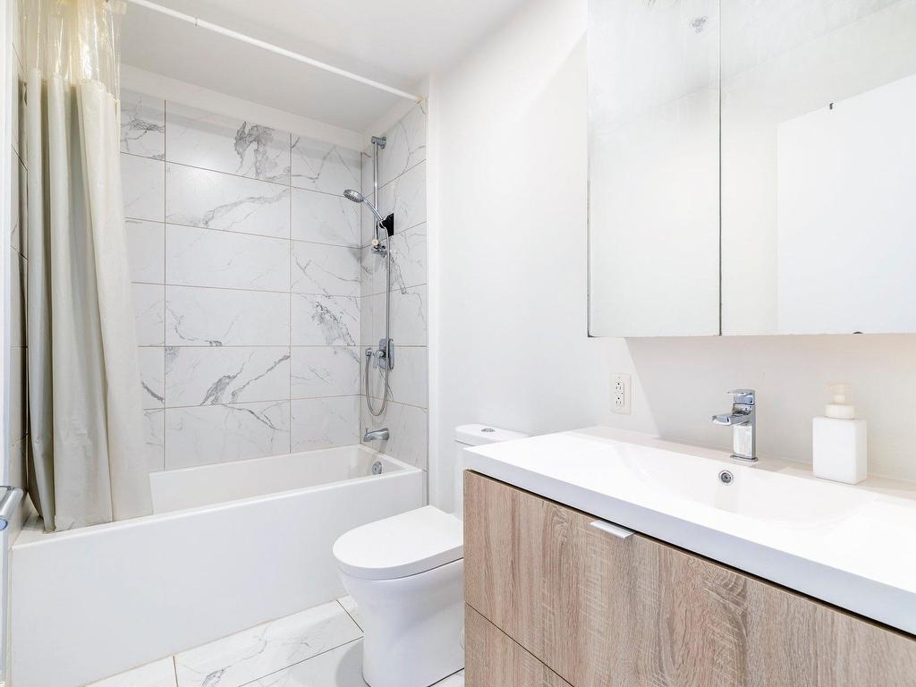 









1700


Rue Viola-Desmond

, 607,
Montréal (LaSalle),




QC
H8N0H1

