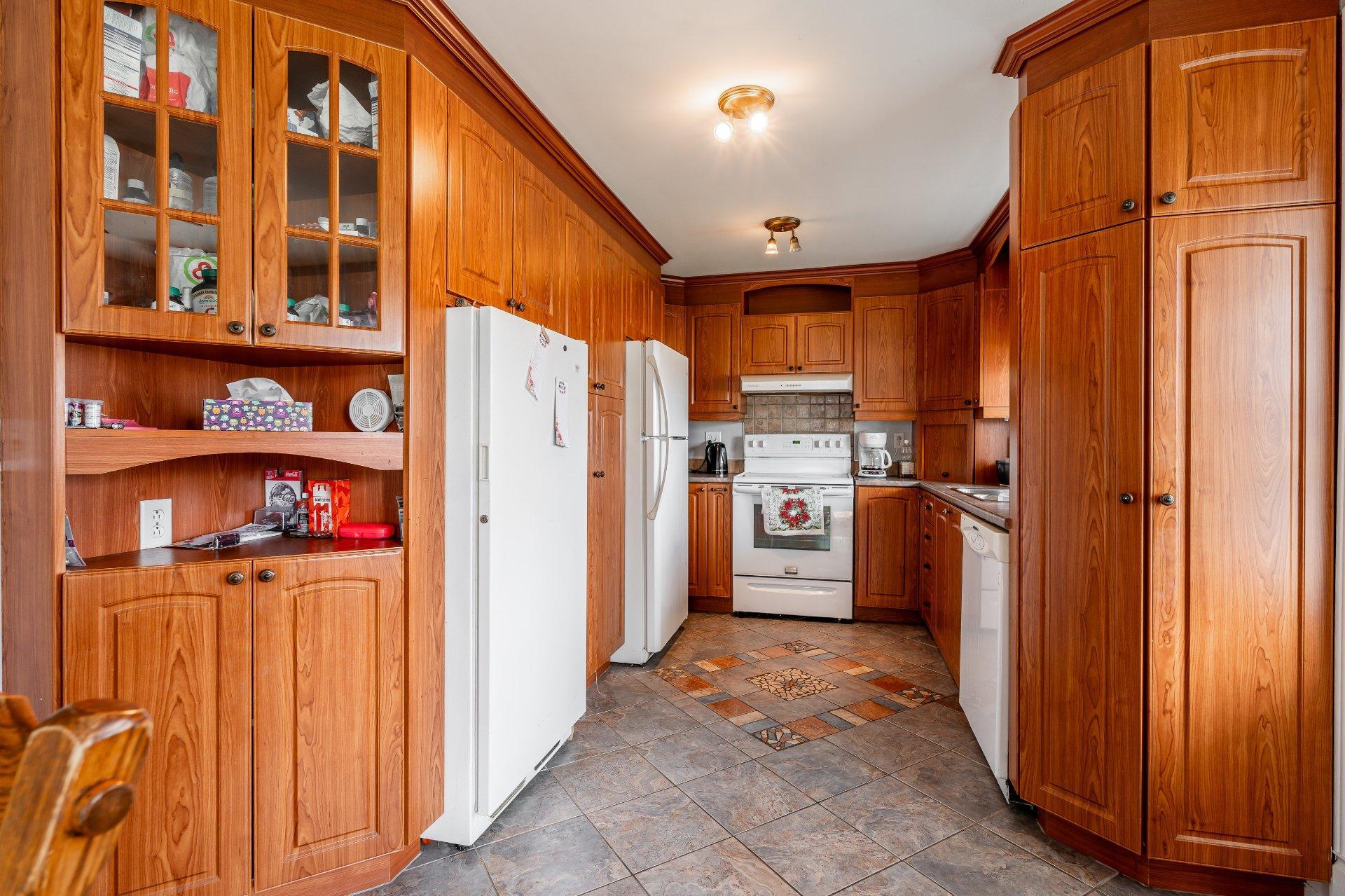 









721


Rue Notre-Dame

,
Lavaltrie,




QC
J5T1P7

