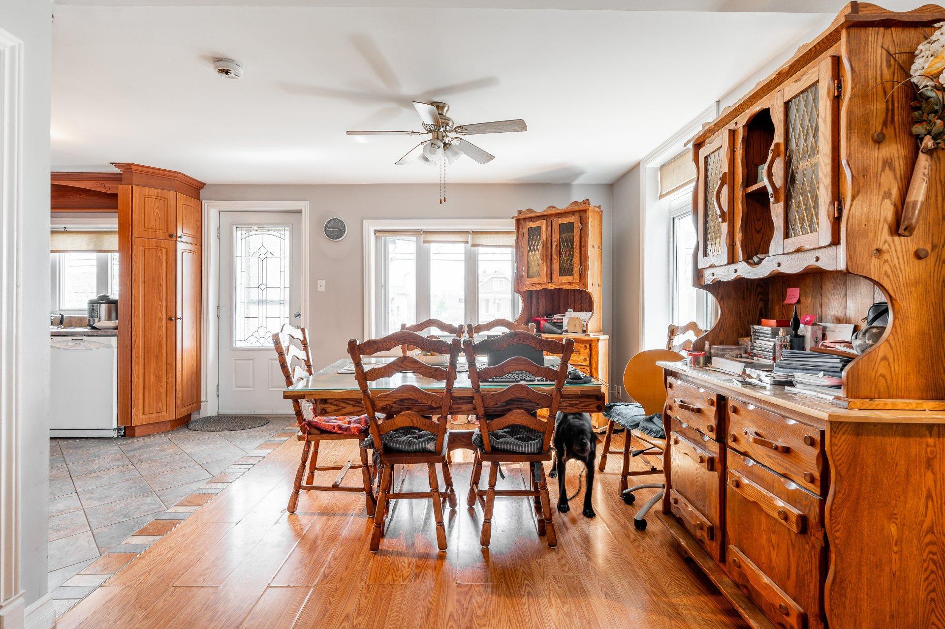 









721


Rue Notre-Dame

,
Lavaltrie,




QC
J5T1P7

