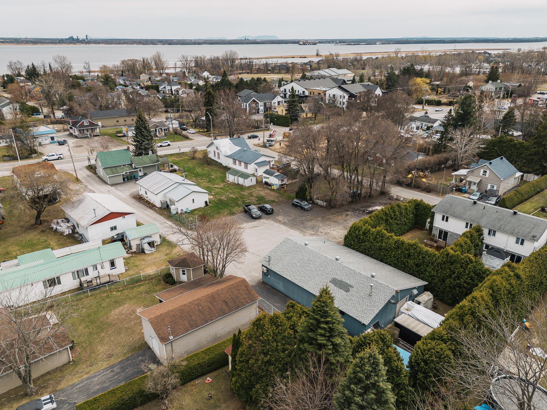 









721


Rue Notre-Dame

,
Lavaltrie,




QC
J5T1P7

