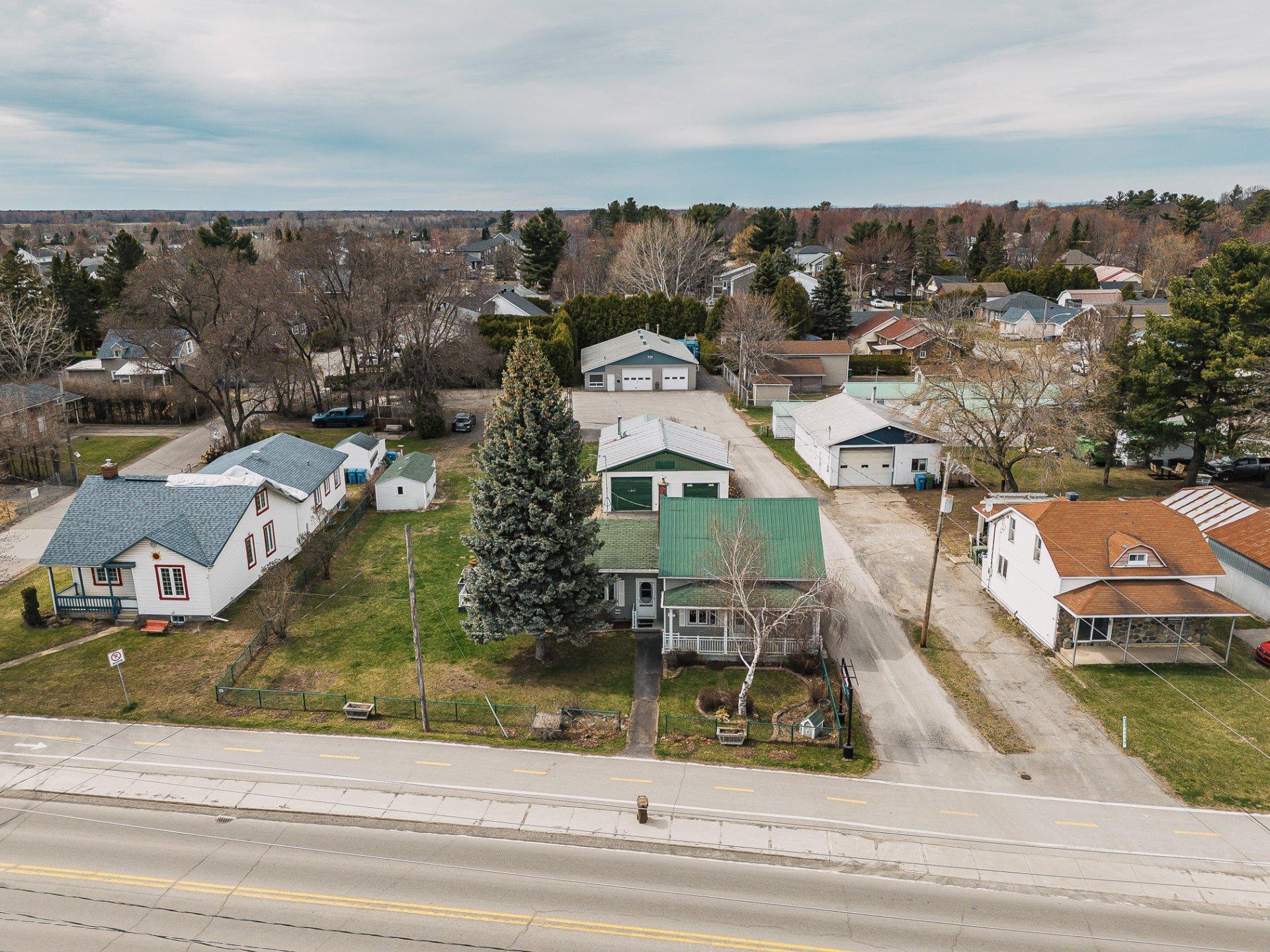 









721


Rue Notre-Dame

,
Lavaltrie,




QC
J5T1P7

