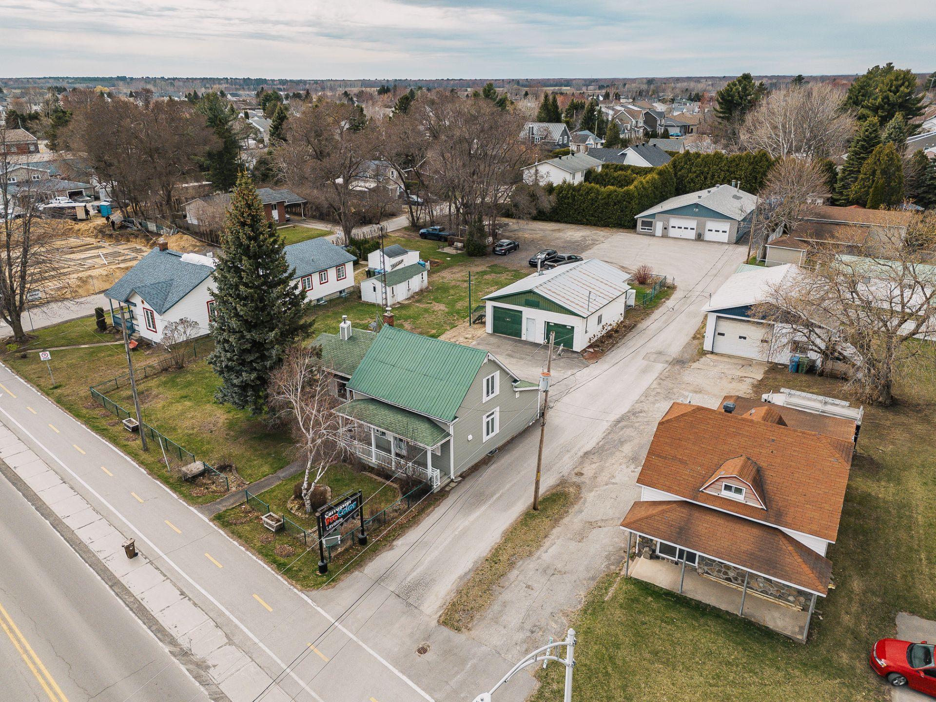 









721


Rue Notre-Dame

,
Lavaltrie,




QC
J5T1P7

