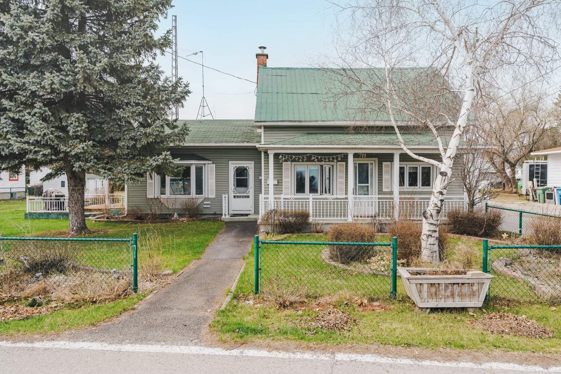 









721


Rue Notre-Dame

,
Lavaltrie,




QC
J5T1P7

