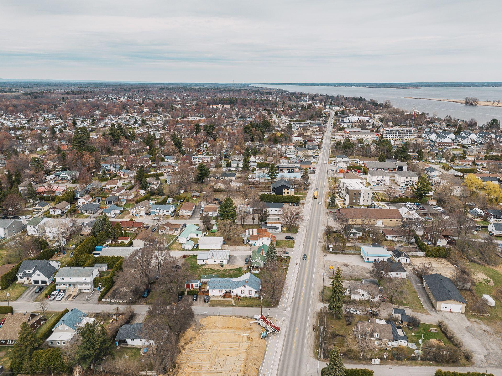 









721


Rue Notre-Dame

,
Lavaltrie,




QC
J5T1P7

