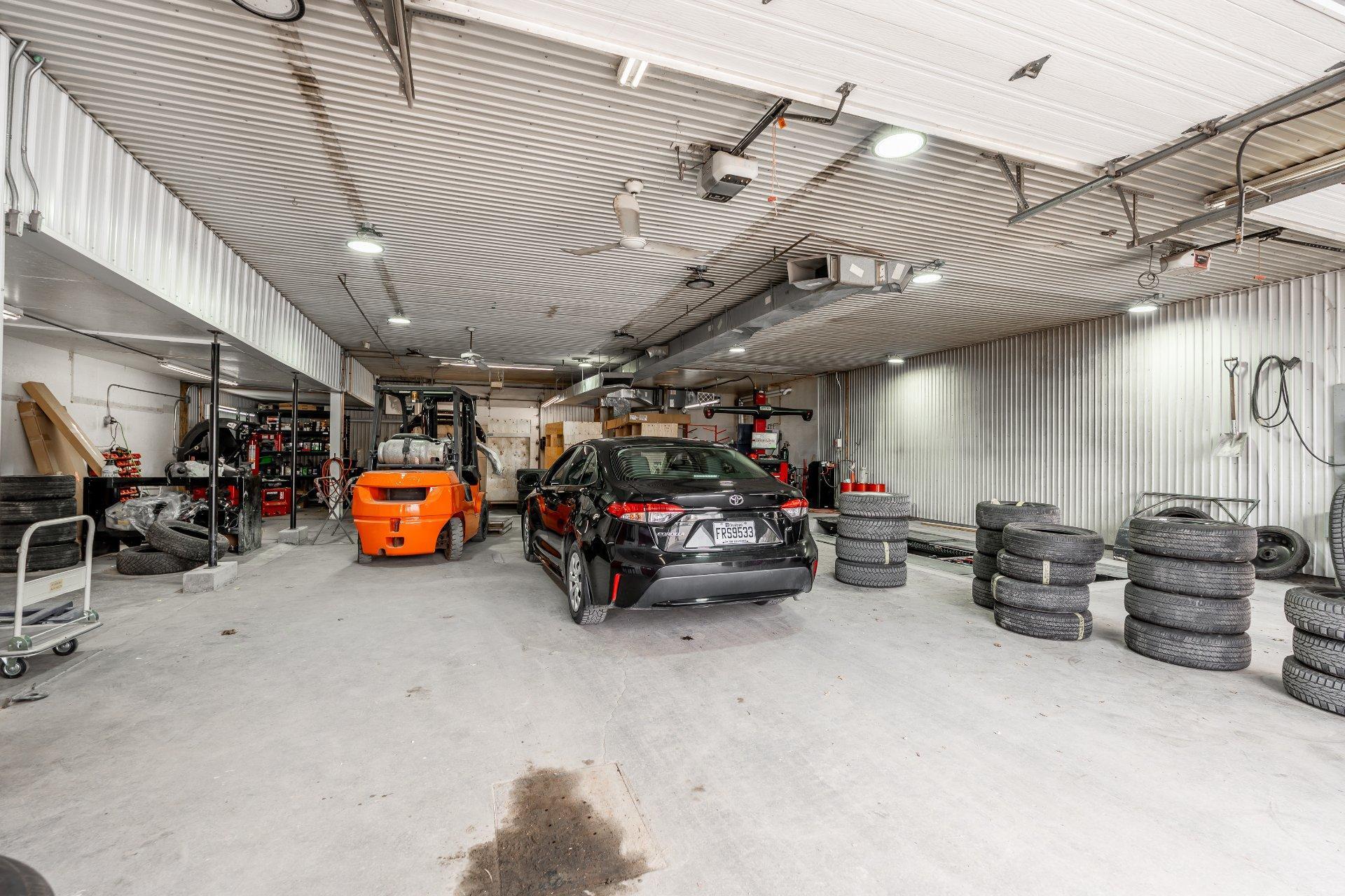 









721


Rue Notre-Dame

,
Lavaltrie,




QC
J5T1P7

