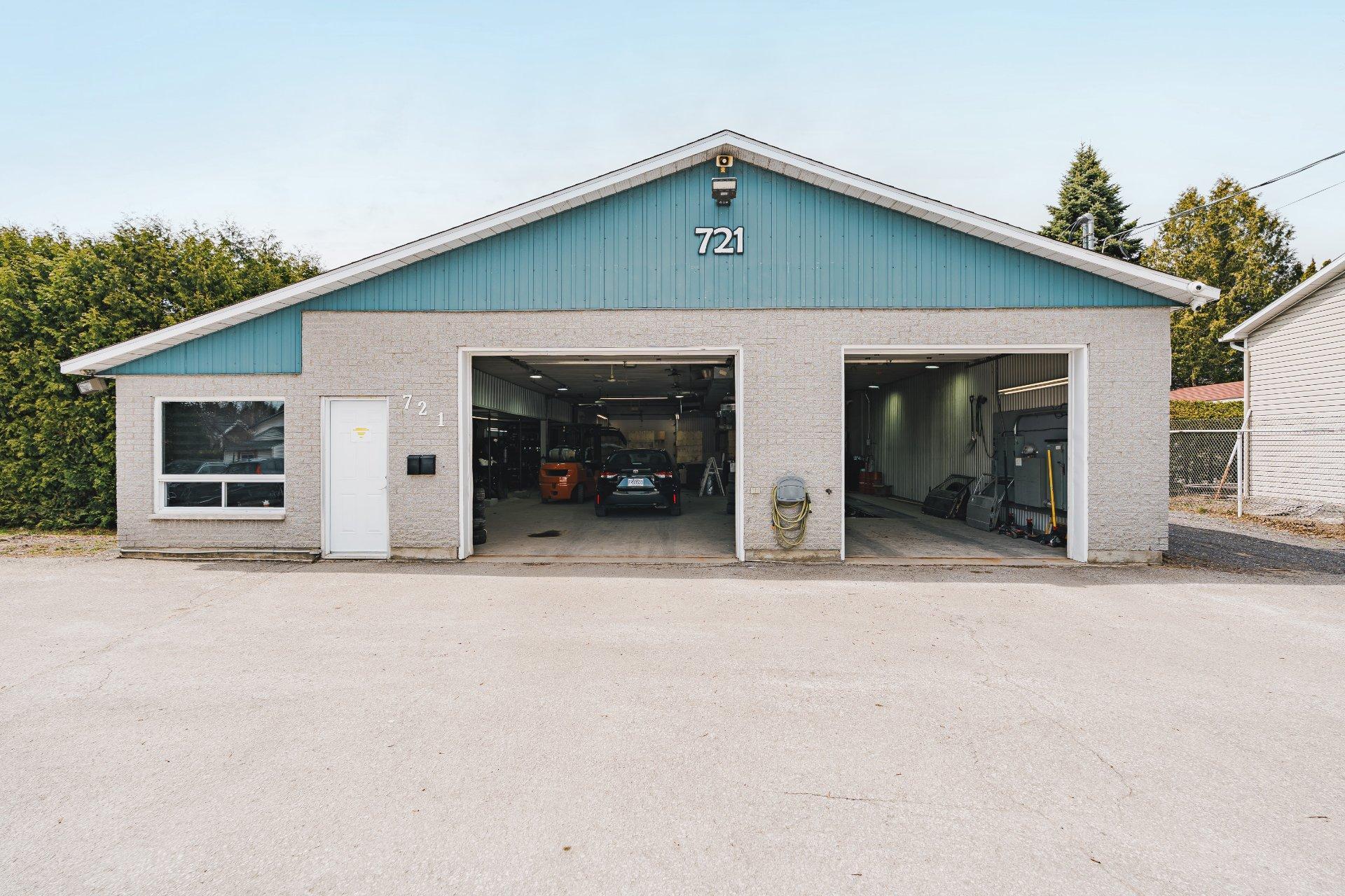 









721


Rue Notre-Dame

,
Lavaltrie,




QC
J5T1P7

