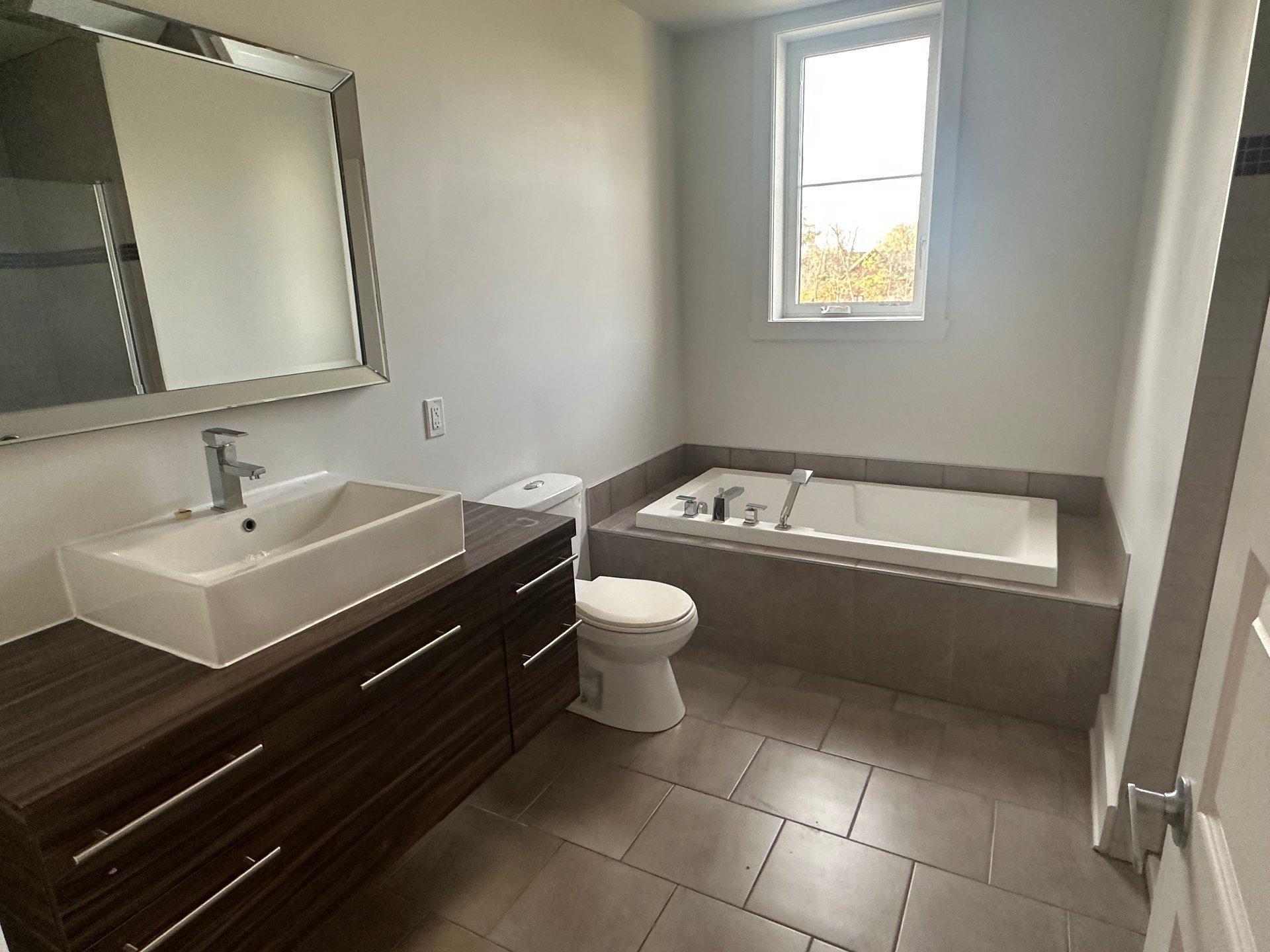 









1335


Rue Graveline

, 301,
Laval (Sainte-Dorothée),




QC
H7Y2J7

