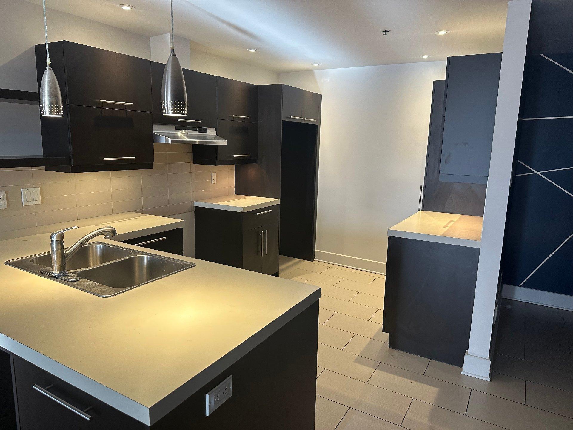 









1335


Rue Graveline

, 301,
Laval (Sainte-Dorothée),




QC
H7Y2J7


