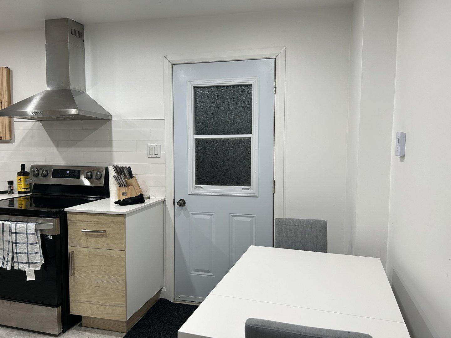 









988

 - 994


Rue St-Georges (Longueuil)

,
Longueuil (Le Vieux-Longueuil),




QC
J4K3Z3

