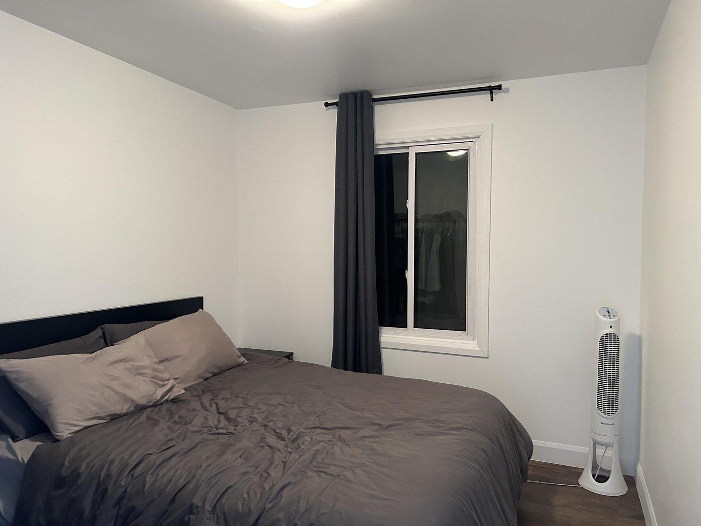 









988

 - 994


Rue St-Georges (Longueuil)

,
Longueuil (Le Vieux-Longueuil),




QC
J4K3Z3

