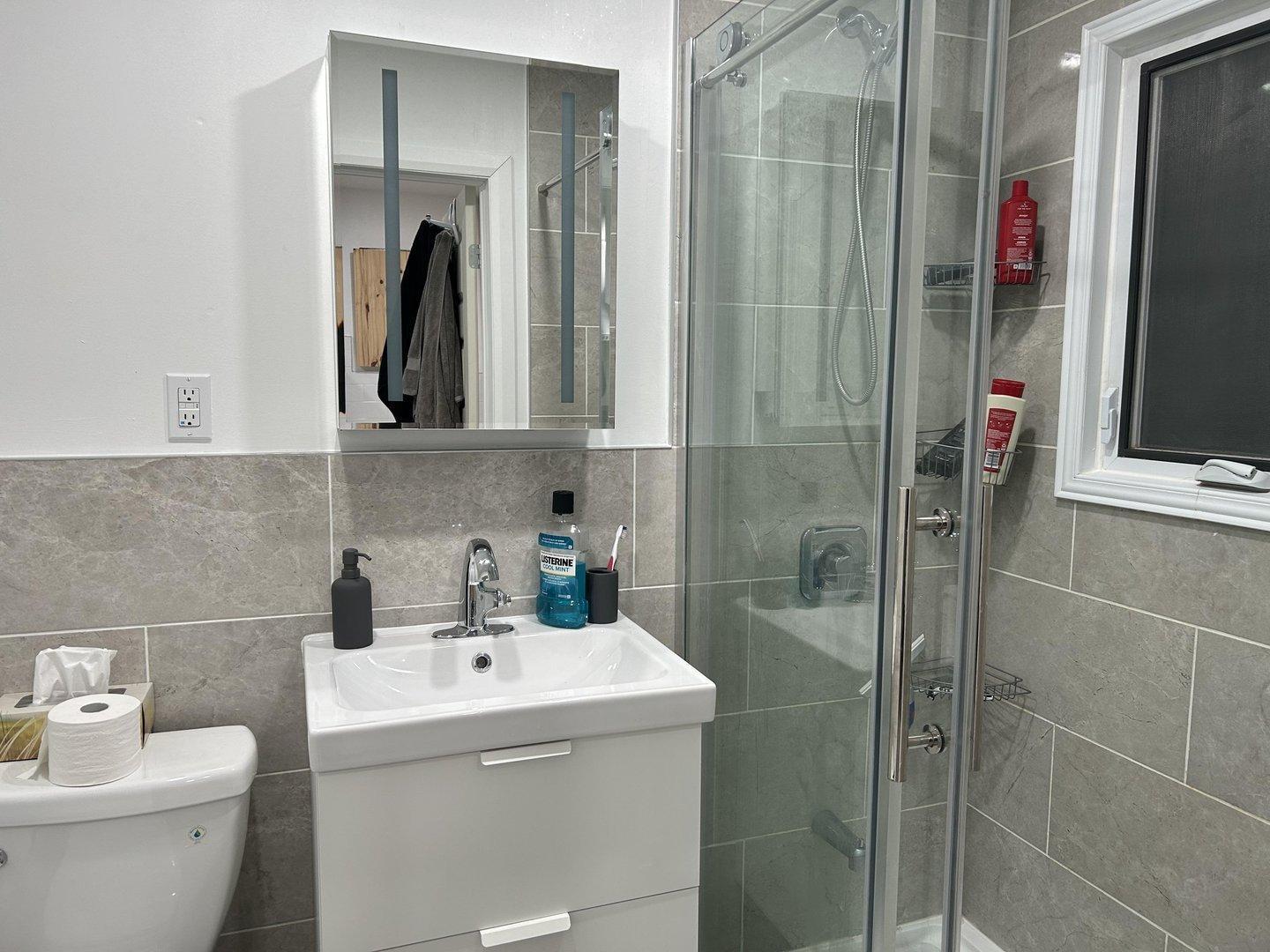 









988

 - 994


Rue St-Georges (Longueuil)

,
Longueuil (Le Vieux-Longueuil),




QC
J4K3Z3

