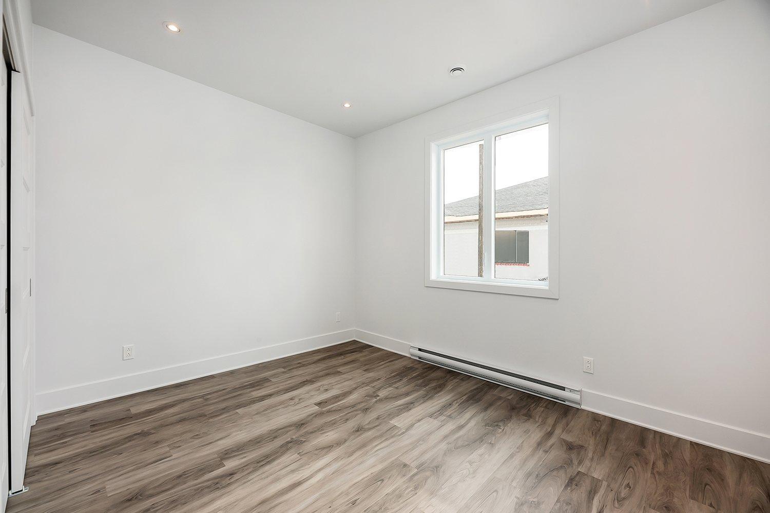 









1045


Rue Brébeuf

, 201,
Sainte-Catherine,




QC
J5C1L7

