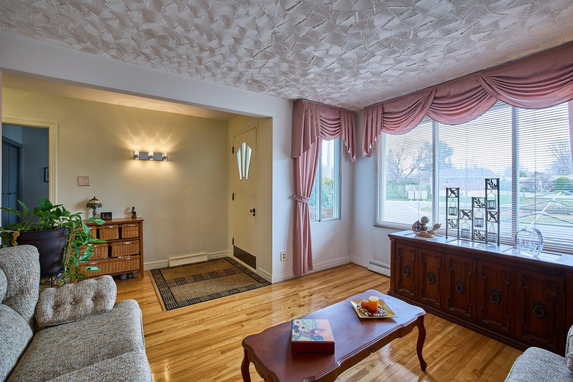 









164


Ch. de la Bretagne

,
Laval (Pont-Viau),




QC
H7G1W9

