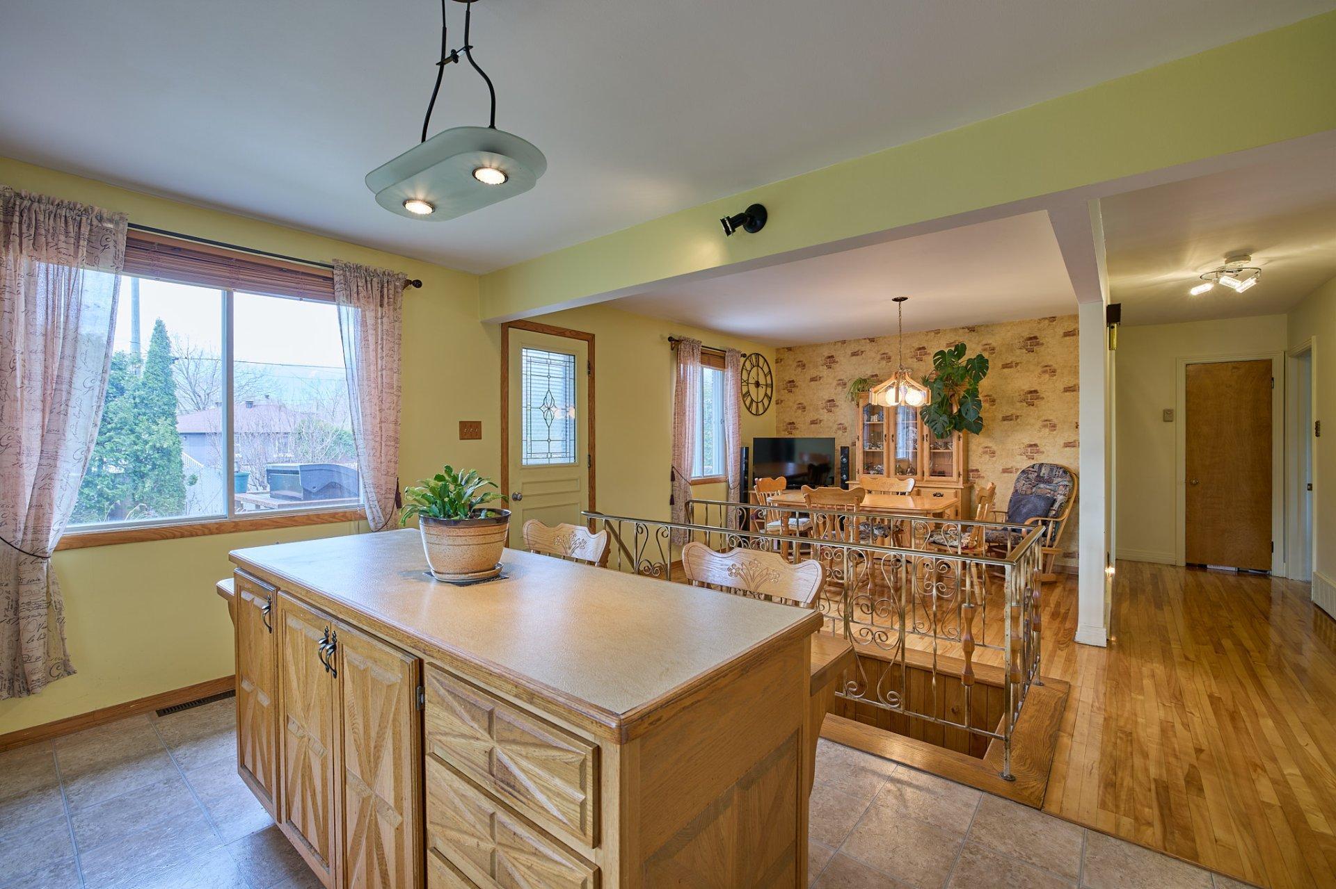 









164


Ch. de la Bretagne

,
Laval (Pont-Viau),




QC
H7G1W9

