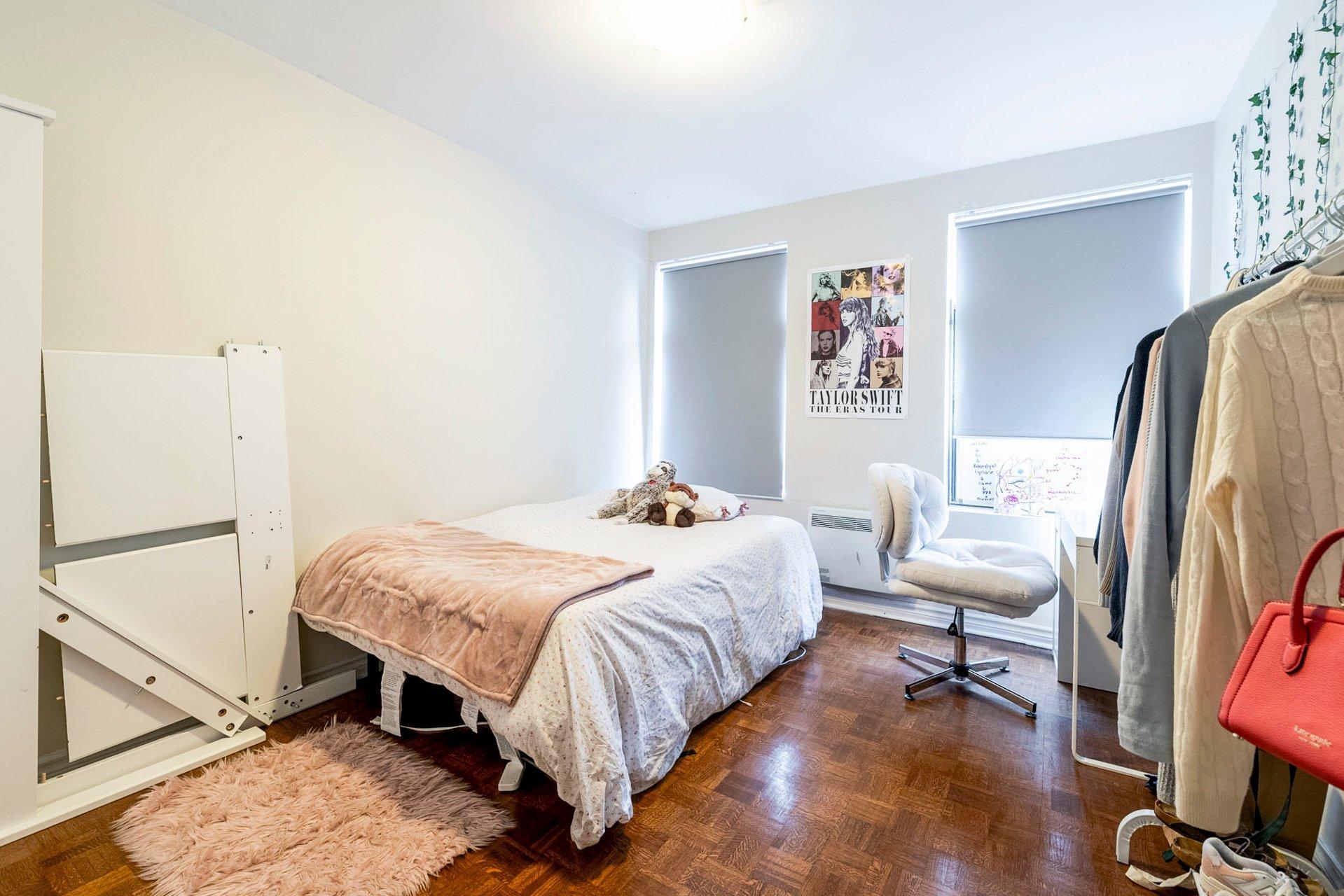 









3550


Rue St-Dominique

,
Montréal (Le Plateau-Mont-Royal),




QC
H2X2X4

