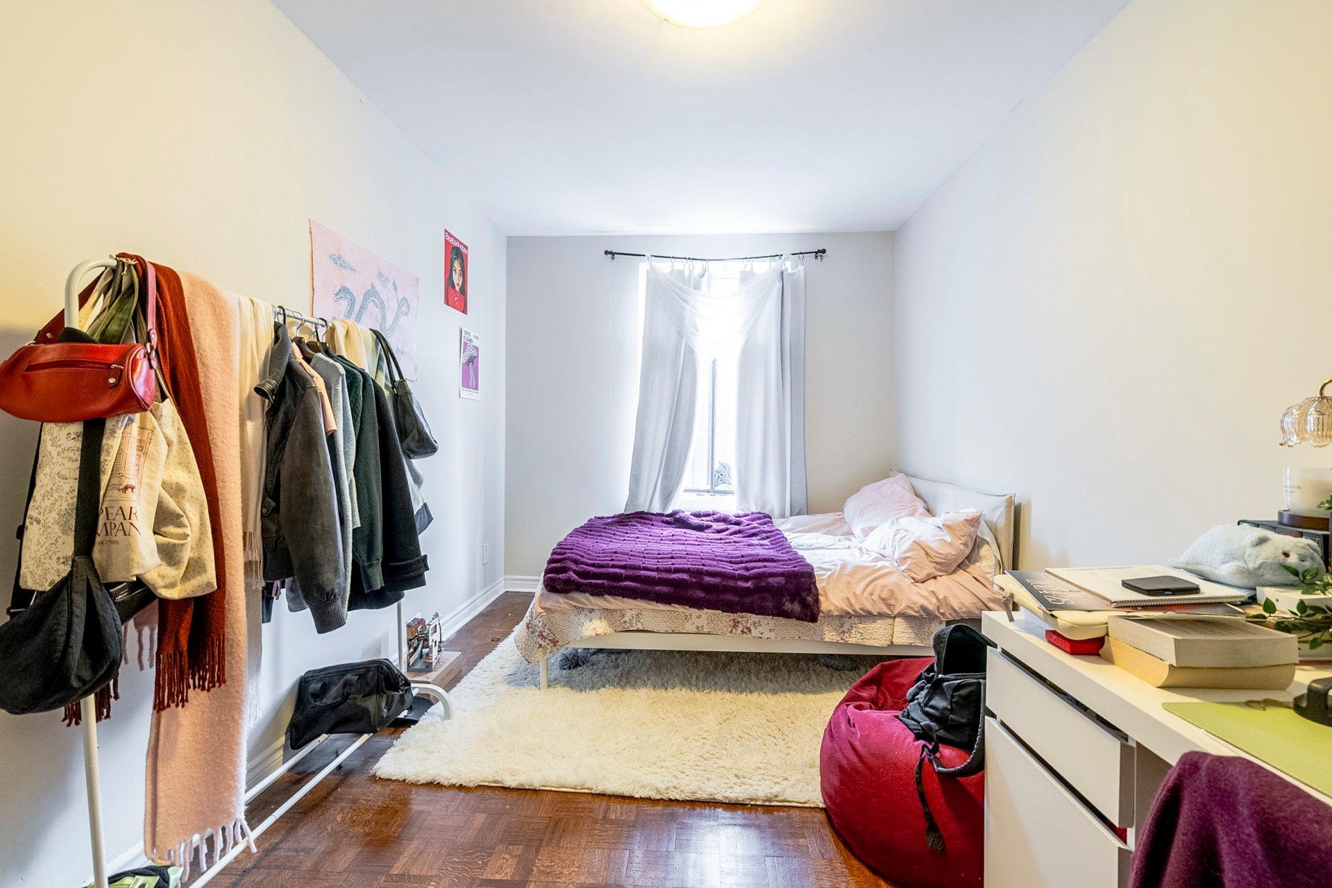 









3550


Rue St-Dominique

,
Montréal (Le Plateau-Mont-Royal),




QC
H2X2X4

