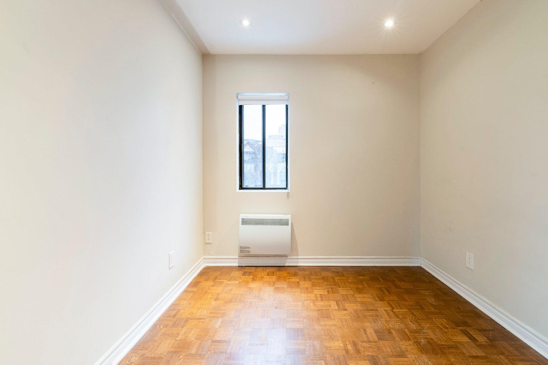 









3550


Rue St-Dominique

,
Montréal (Le Plateau-Mont-Royal),




QC
H2X2X4


