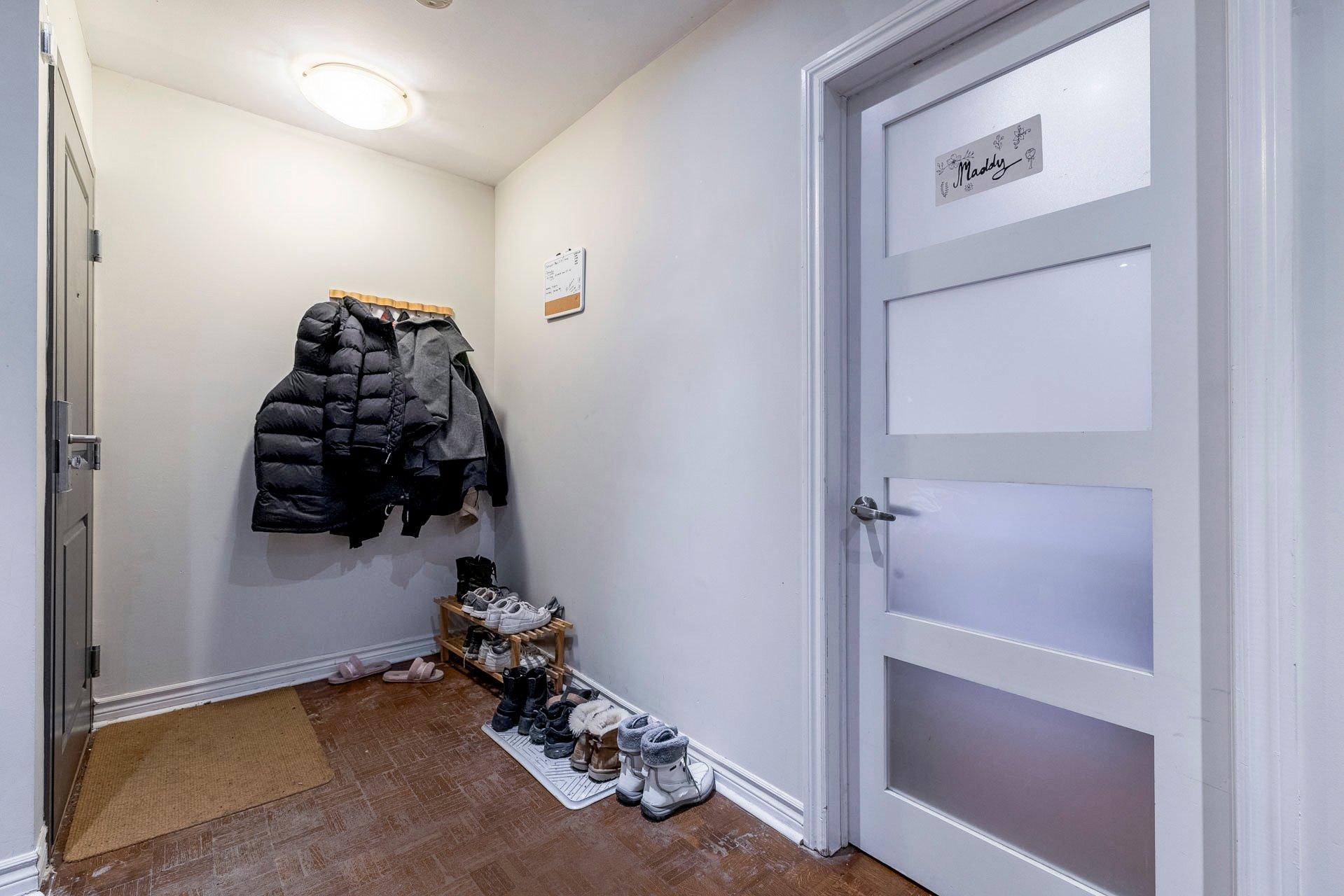 









3550


Rue St-Dominique

,
Montréal (Le Plateau-Mont-Royal),




QC
H2X2X4

