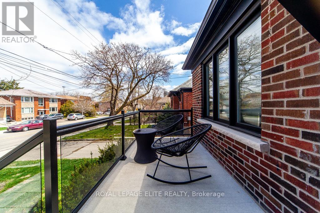 












75 MANITOBA STREET

,
Toronto,




Ontario
M8Y1E1

