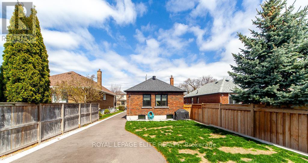 












75 MANITOBA STREET

,
Toronto,




Ontario
M8Y1E1


