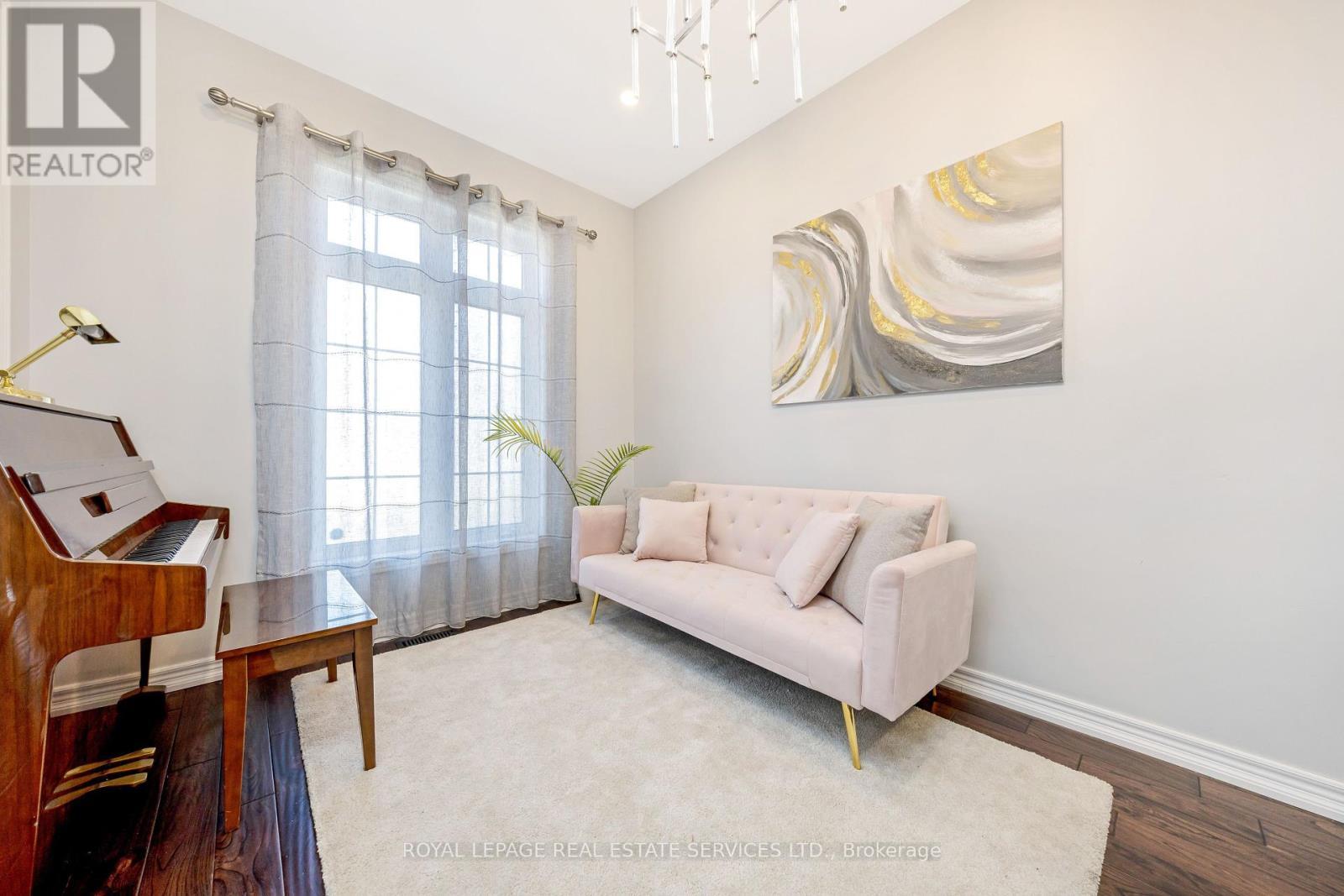












606 NAIRN CIRCLE

,
Milton,




Ontario
L9T7X6

