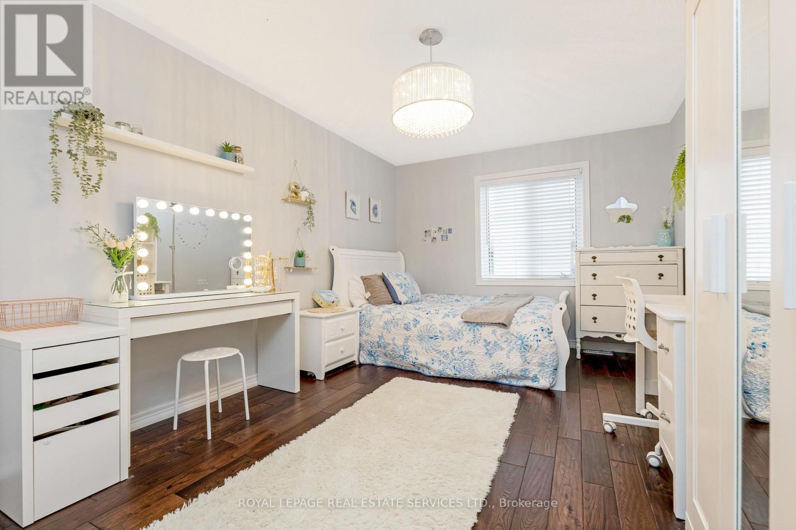 












606 NAIRN CIRCLE

,
Milton,




Ontario
L9T7X6

