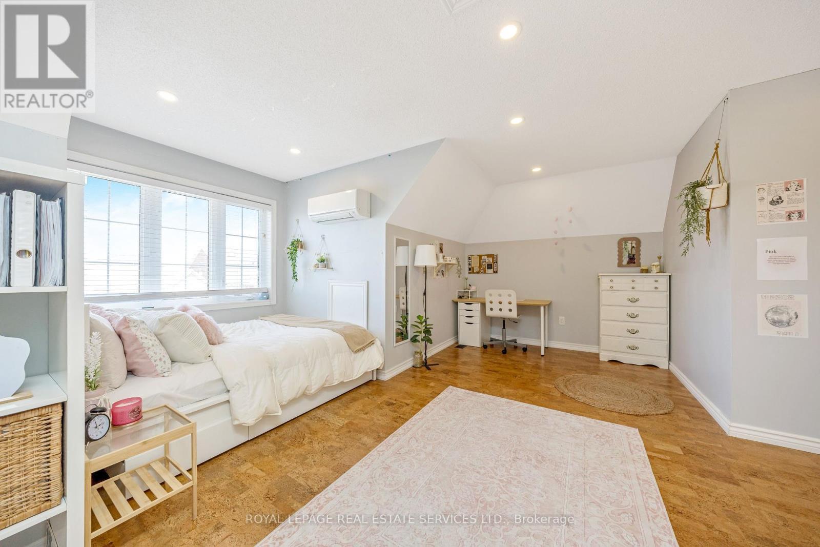 












606 NAIRN CIRCLE

,
Milton,




Ontario
L9T7X6

