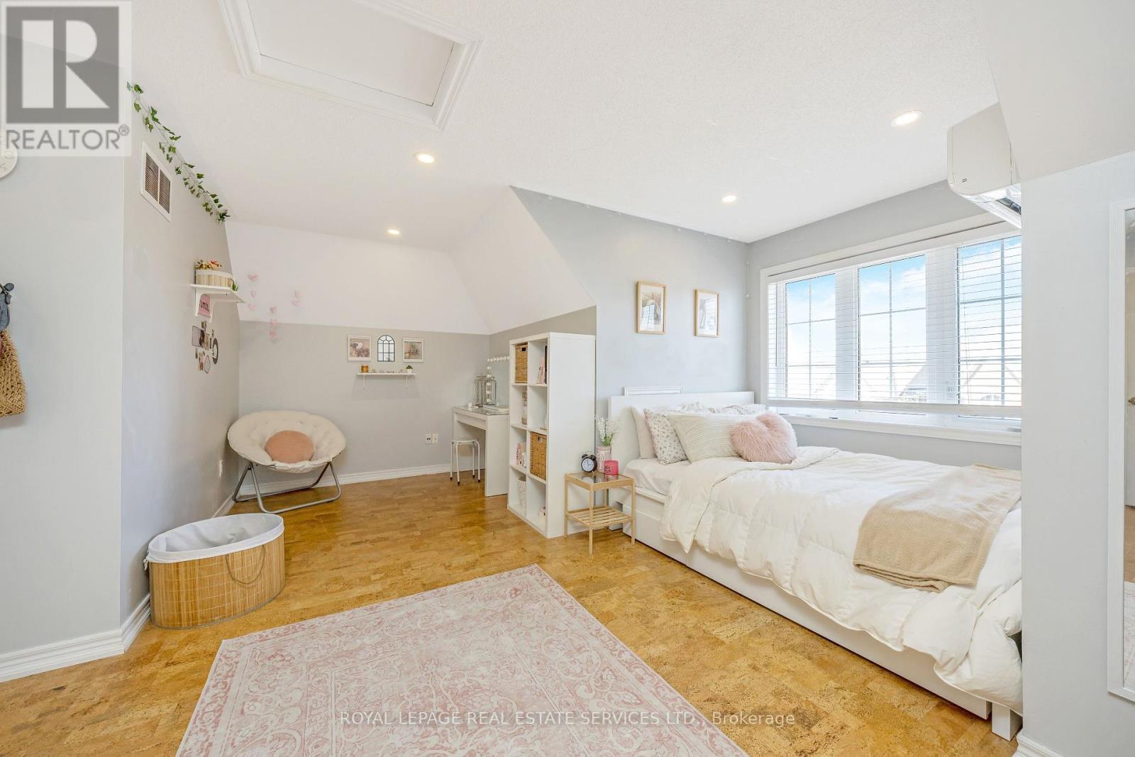 












606 NAIRN CIRCLE

,
Milton,




Ontario
L9T7X6

