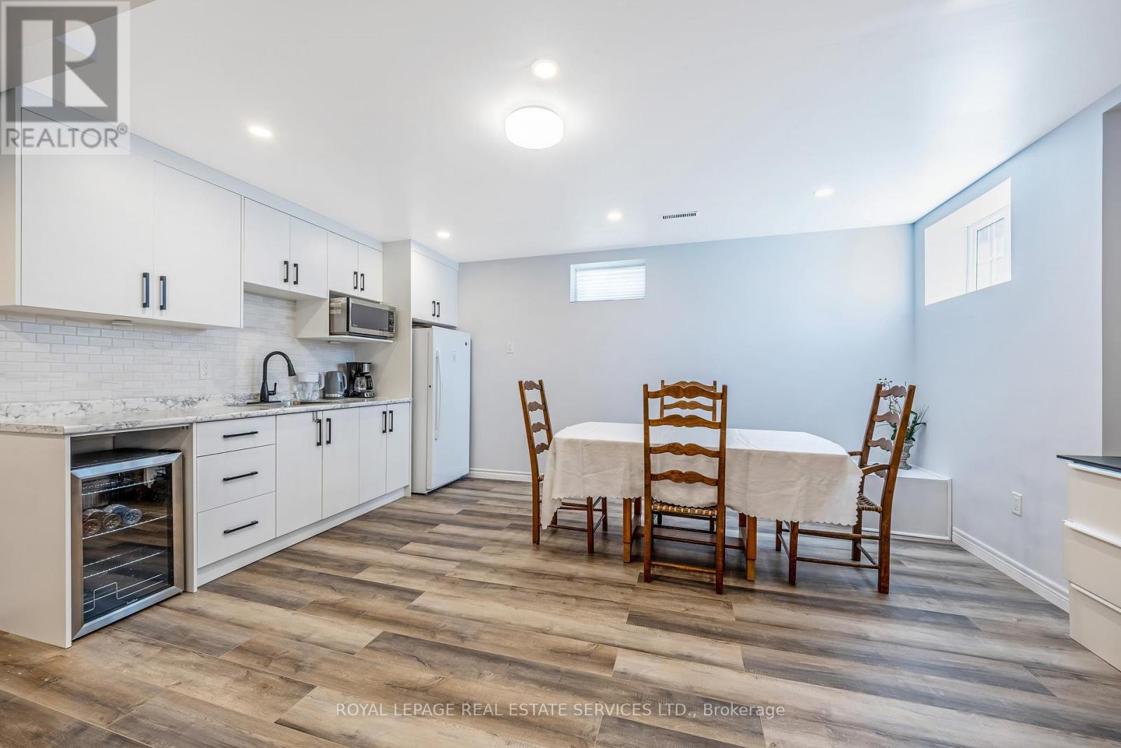 












606 NAIRN CIRCLE

,
Milton,




Ontario
L9T7X6

