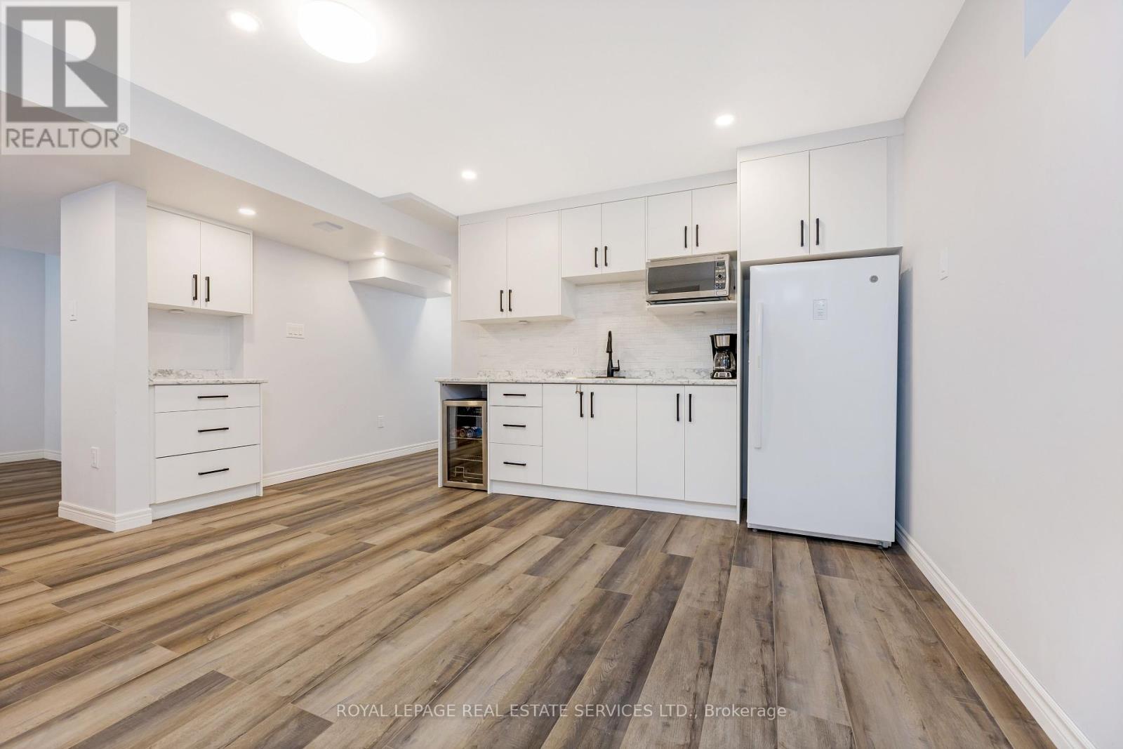 












606 NAIRN CIRCLE

,
Milton,




Ontario
L9T7X6

