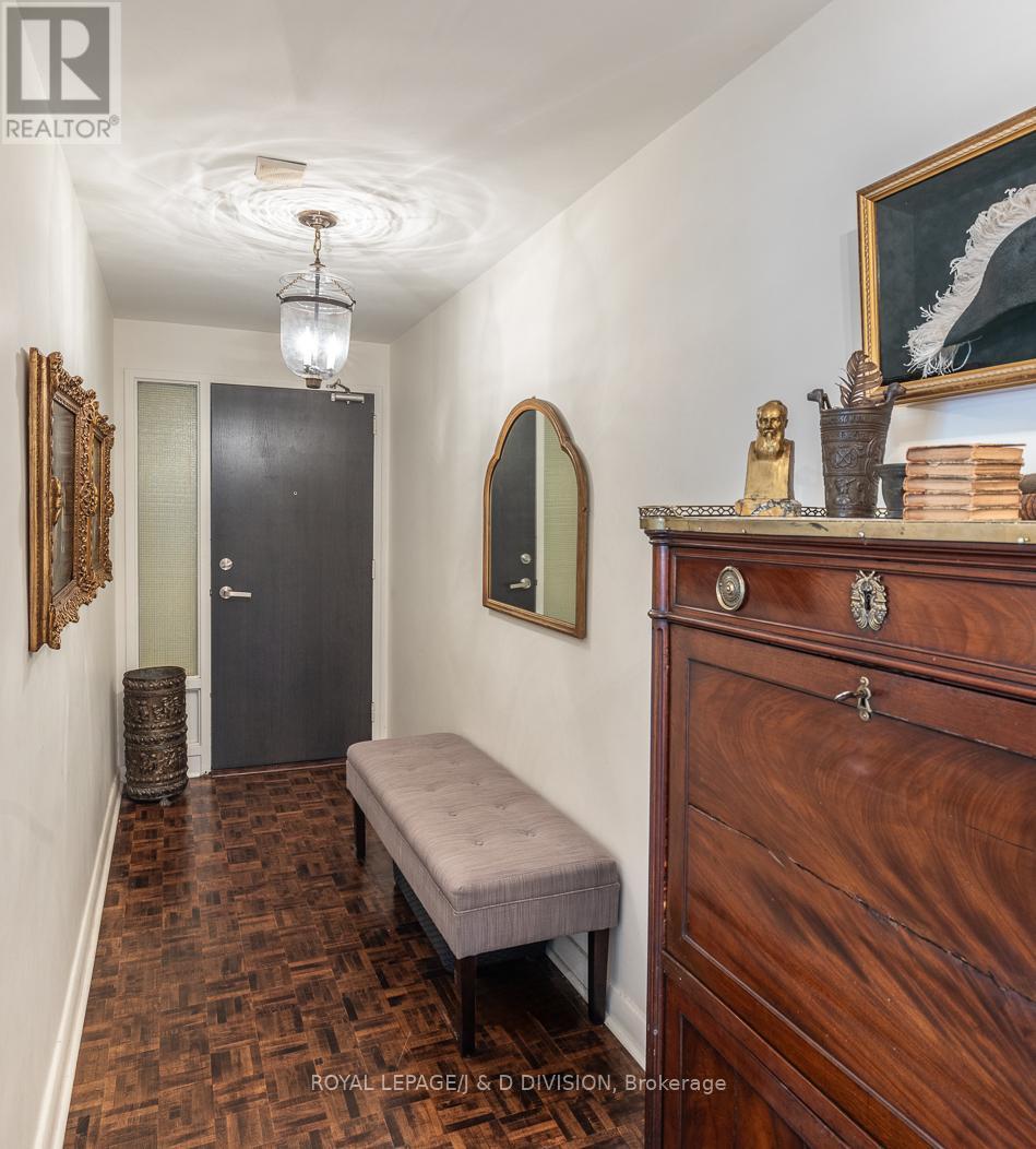 












201 - 120 ROSEDALE VALLEY ROAD

,
Toronto,




Ontario
M4W1P8

