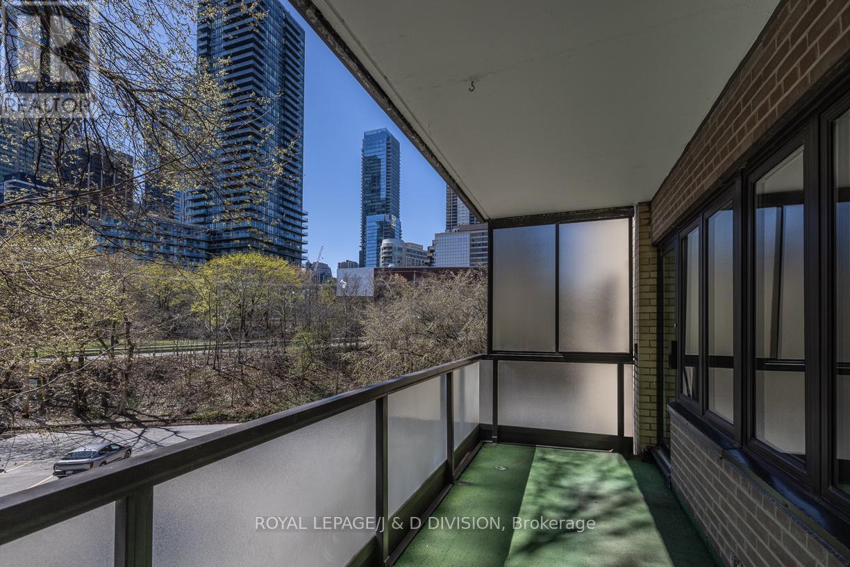 












201 - 120 ROSEDALE VALLEY ROAD

,
Toronto,




Ontario
M4W1P8

