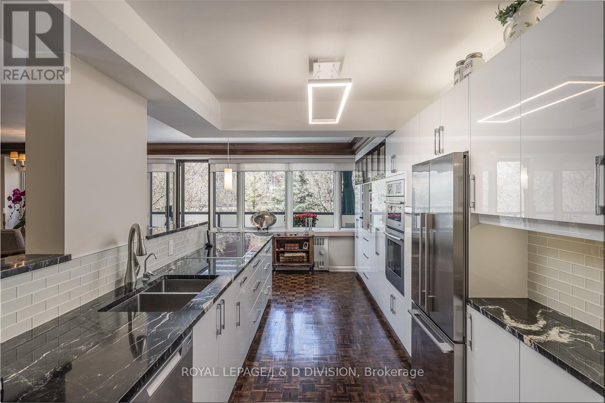 












201 - 120 ROSEDALE VALLEY ROAD

,
Toronto,




Ontario
M4W1P8

