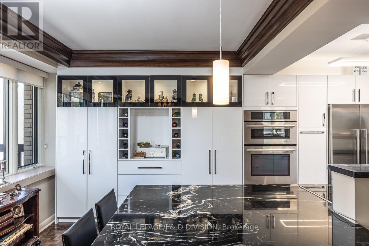 












201 - 120 ROSEDALE VALLEY ROAD

,
Toronto,




Ontario
M4W1P8

