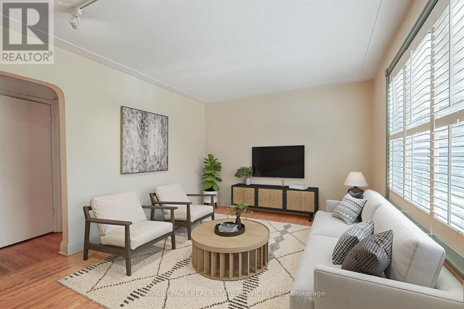 












45 GREEN LANES

,
Toronto,




Ontario
M8Z4V8

