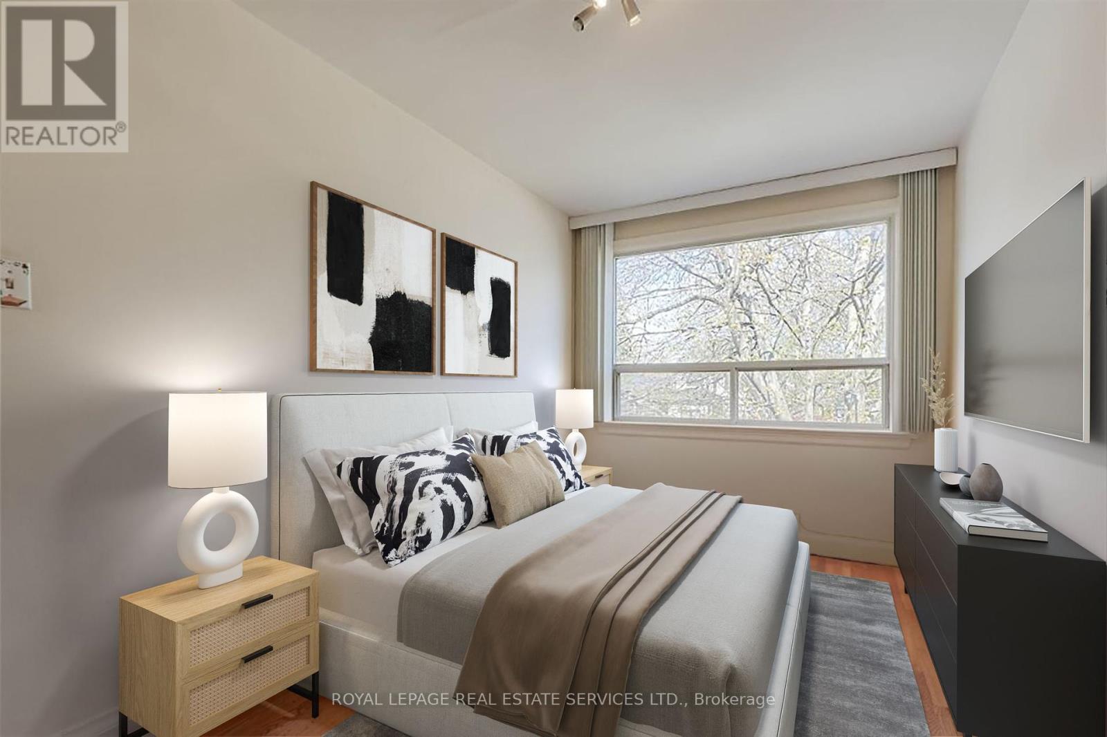 












45 GREEN LANES

,
Toronto,




Ontario
M8Z4V8

