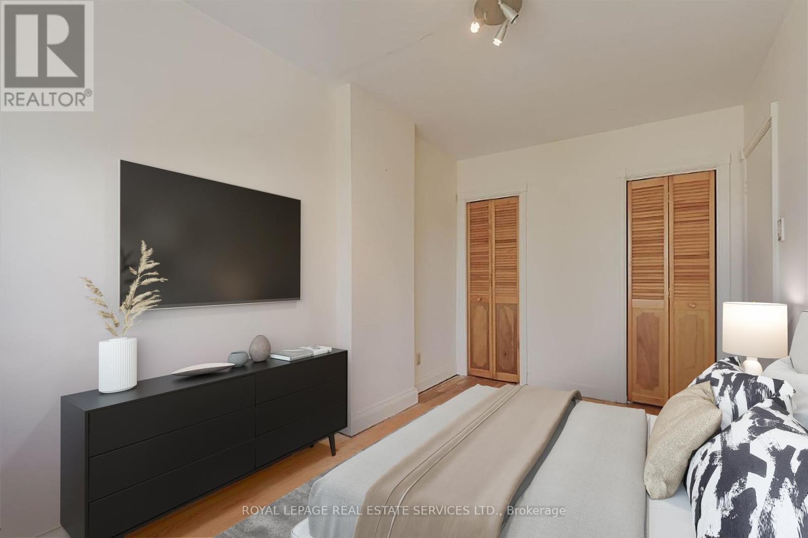 












45 GREEN LANES

,
Toronto,




Ontario
M8Z4V8

