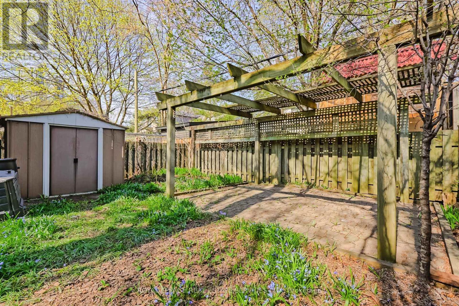 












45 GREEN LANES

,
Toronto,




Ontario
M8Z4V8

