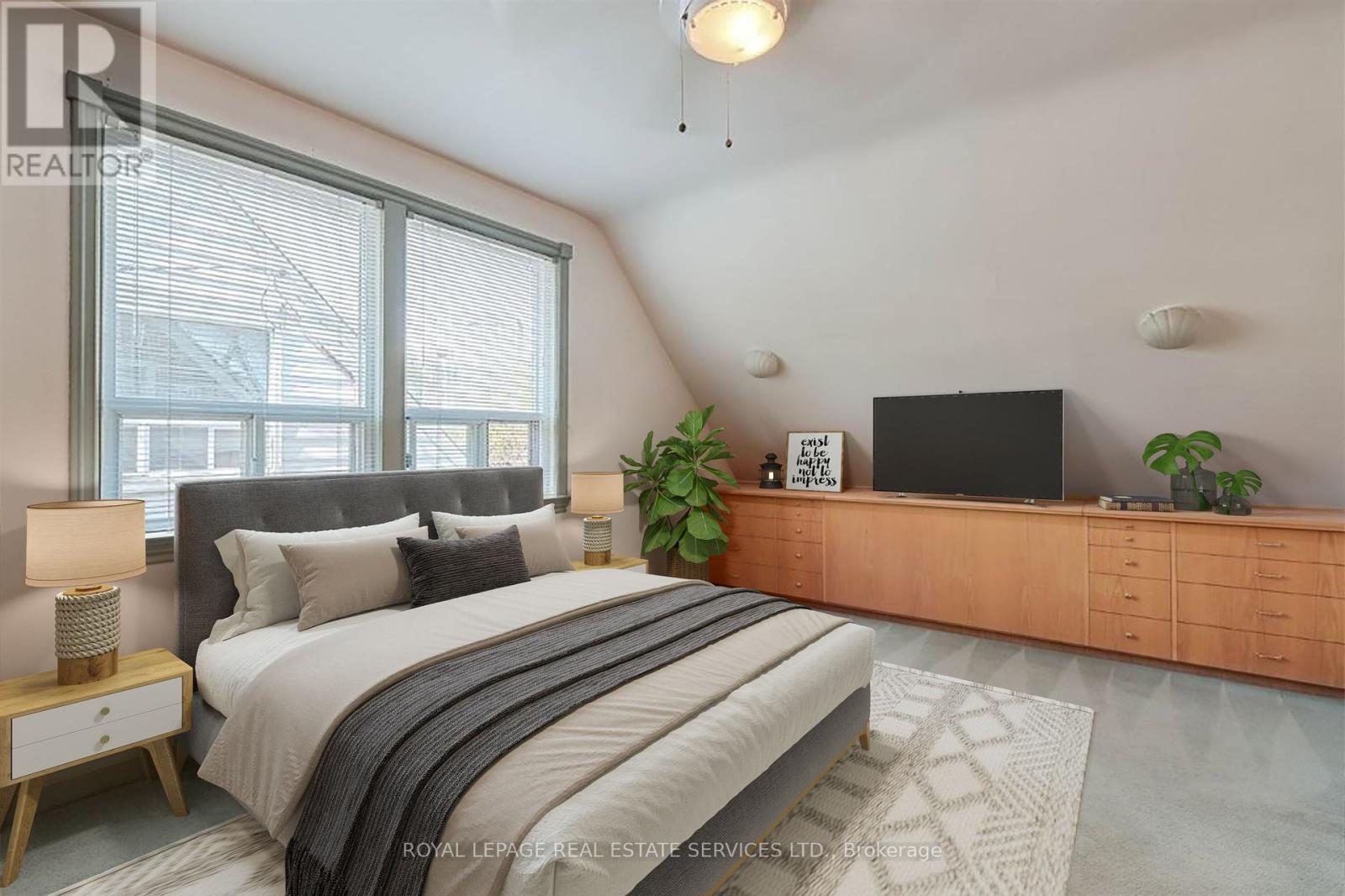 












45 GREEN LANES

,
Toronto,




Ontario
M8Z4V8

