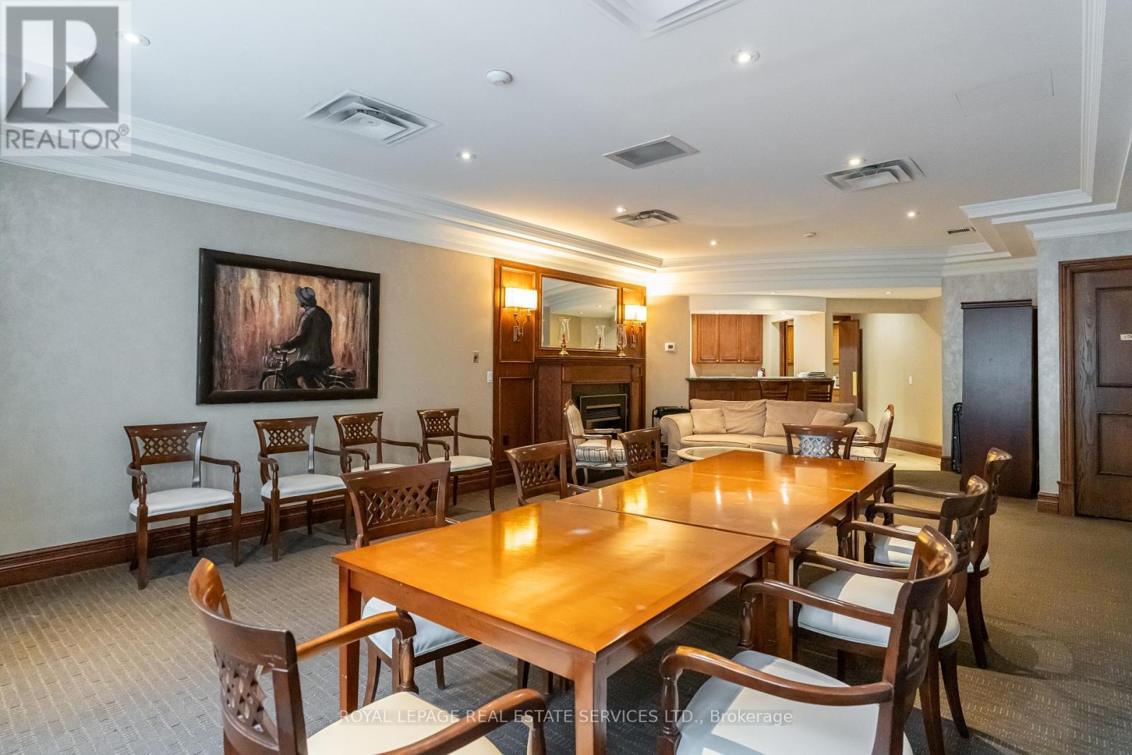 












203 - 10 OLD MILL TRAIL

,
Toronto,




Ontario
M8X2Y9

