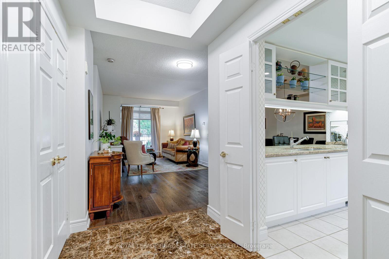












203 - 10 OLD MILL TRAIL

,
Toronto,




Ontario
M8X2Y9


