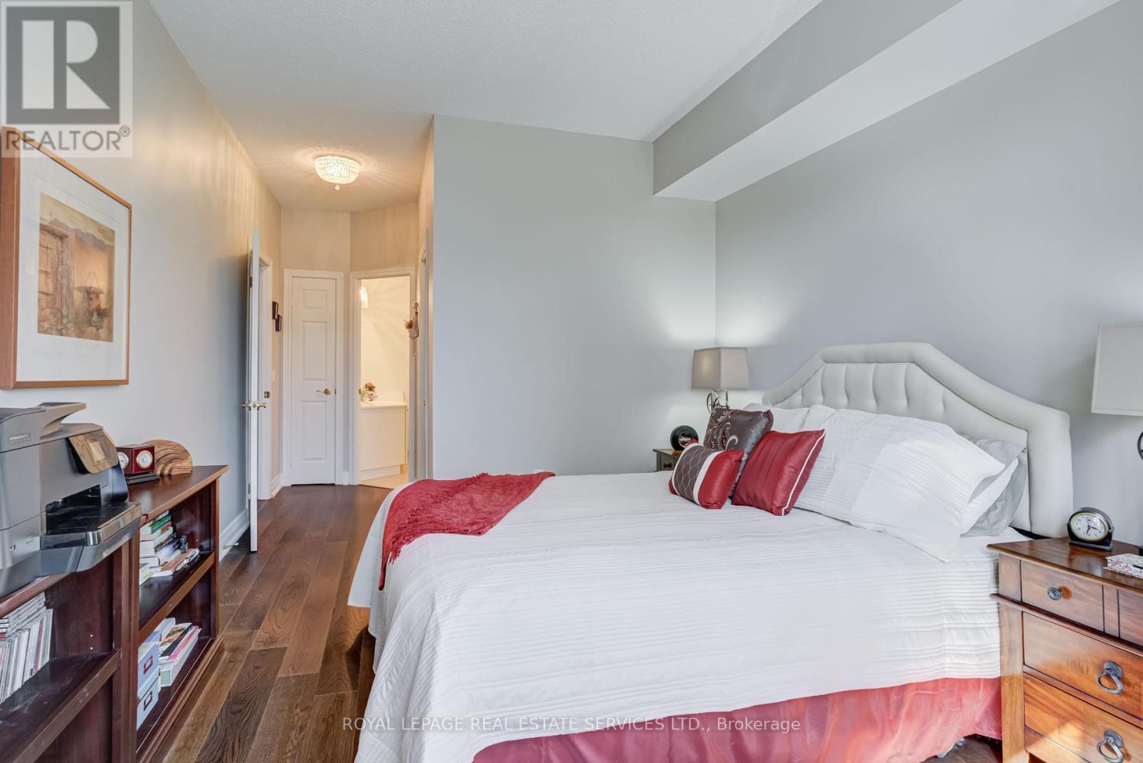 












203 - 10 OLD MILL TRAIL

,
Toronto,




Ontario
M8X2Y9

