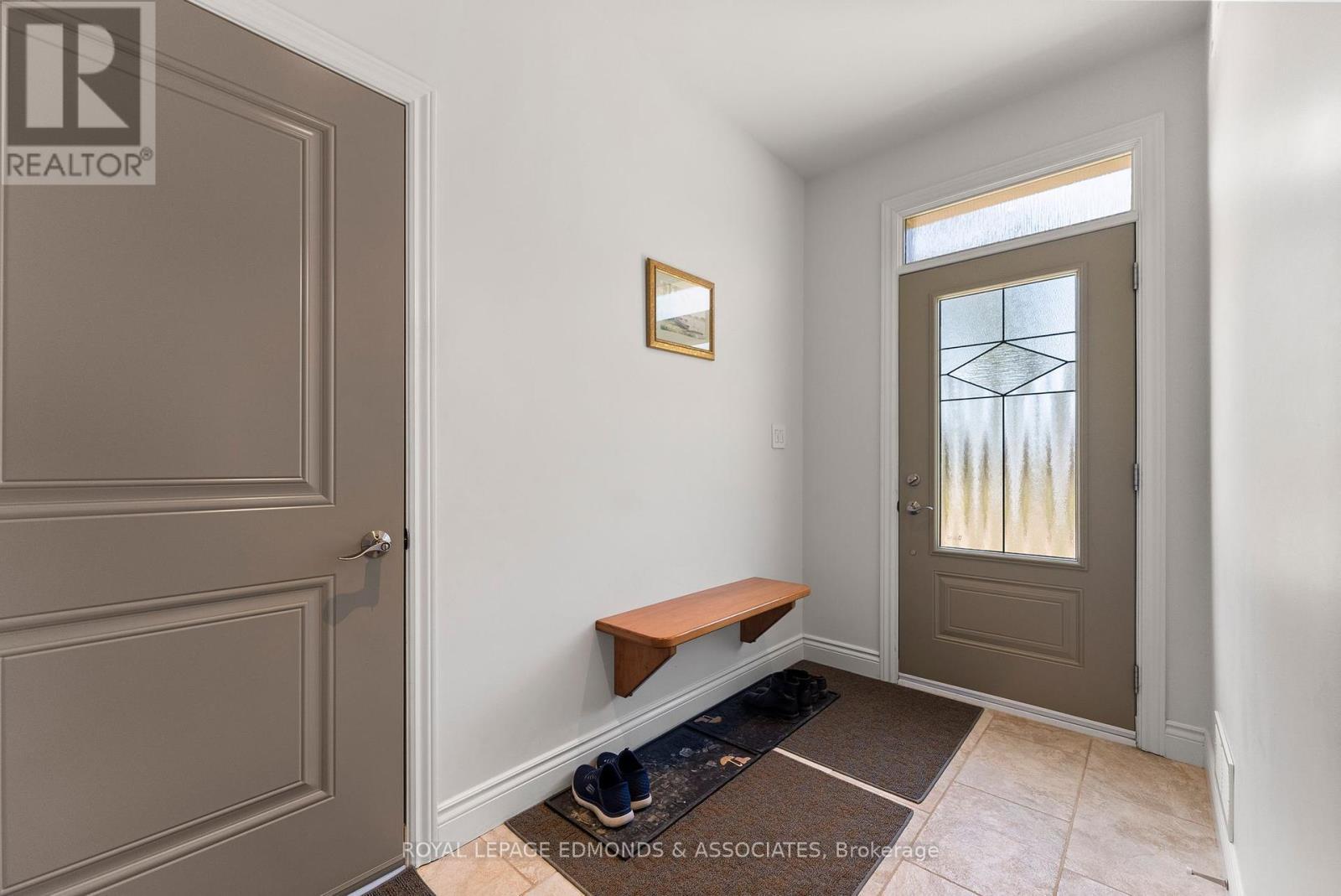 












393 HAZLEY BAY DRIVE

,
Laurentian Valley,




Ontario
K8A6W2

