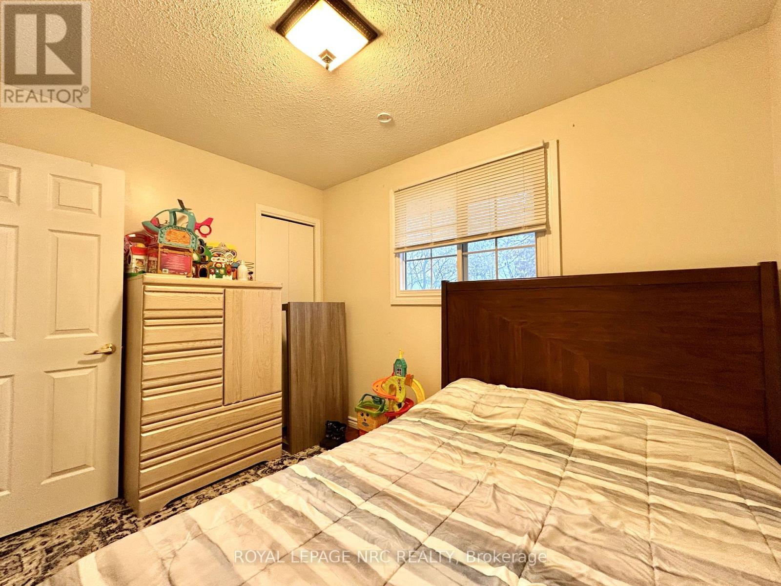 












UPPER UNIT - 5670 HERITAGE DRIVE

,
Niagara Falls (Church's Lane),




Ontario
L2J3L3

