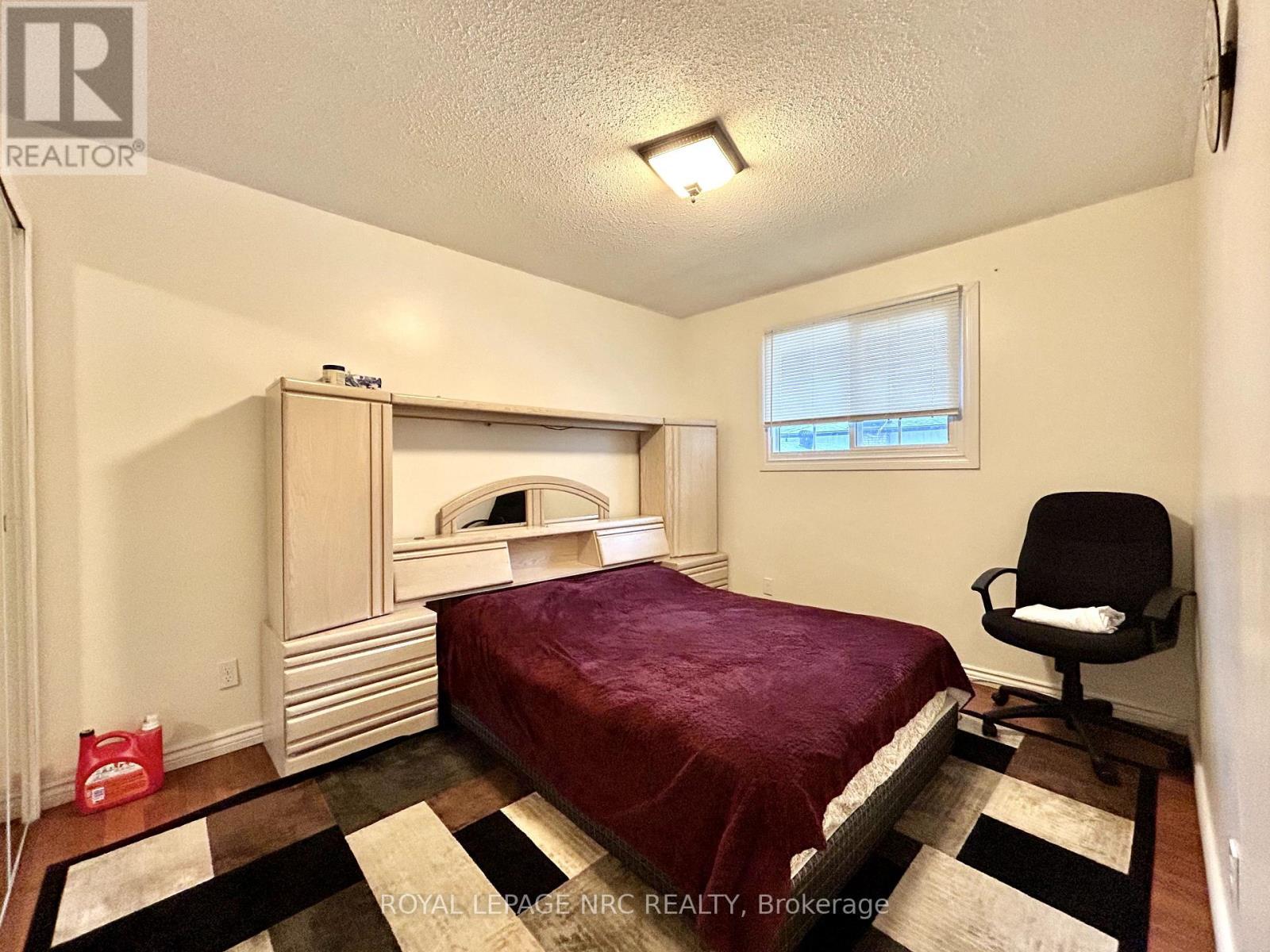 












UPPER UNIT - 5670 HERITAGE DRIVE

,
Niagara Falls (Church's Lane),




Ontario
L2J3L3

