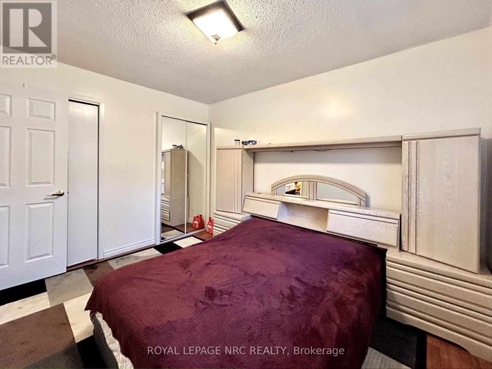 












UPPER UNIT - 5670 HERITAGE DRIVE

,
Niagara Falls (Church's Lane),




Ontario
L2J3L3


