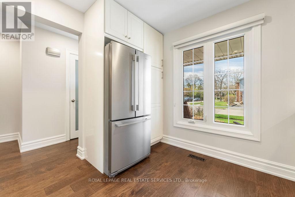 












143 SPEYSIDE DRIVE

,
Oakville,




Ontario
L6L5Y1

